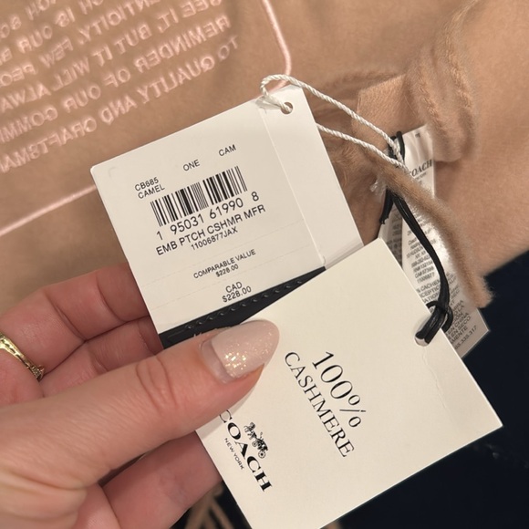 New Coach 100% cashmere scarf - Picture 3 of 3